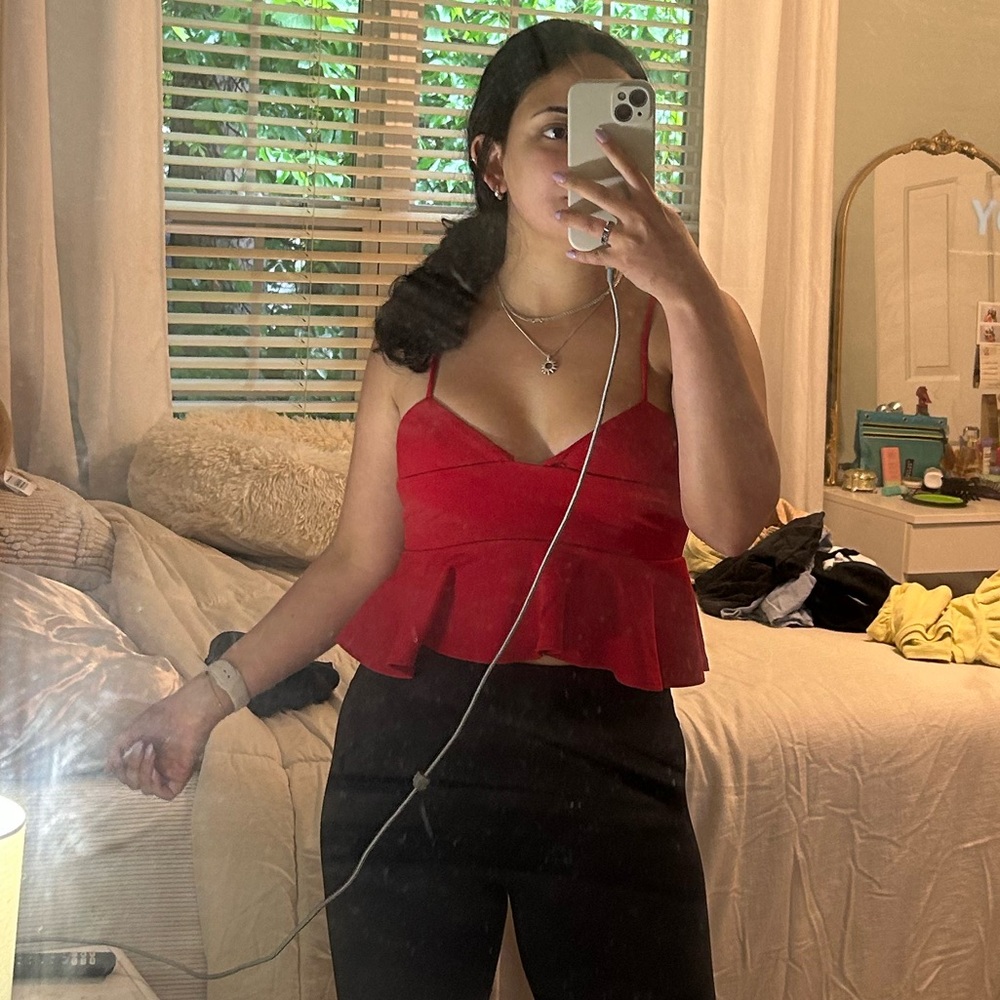 Red Top - Picture 4 of 4